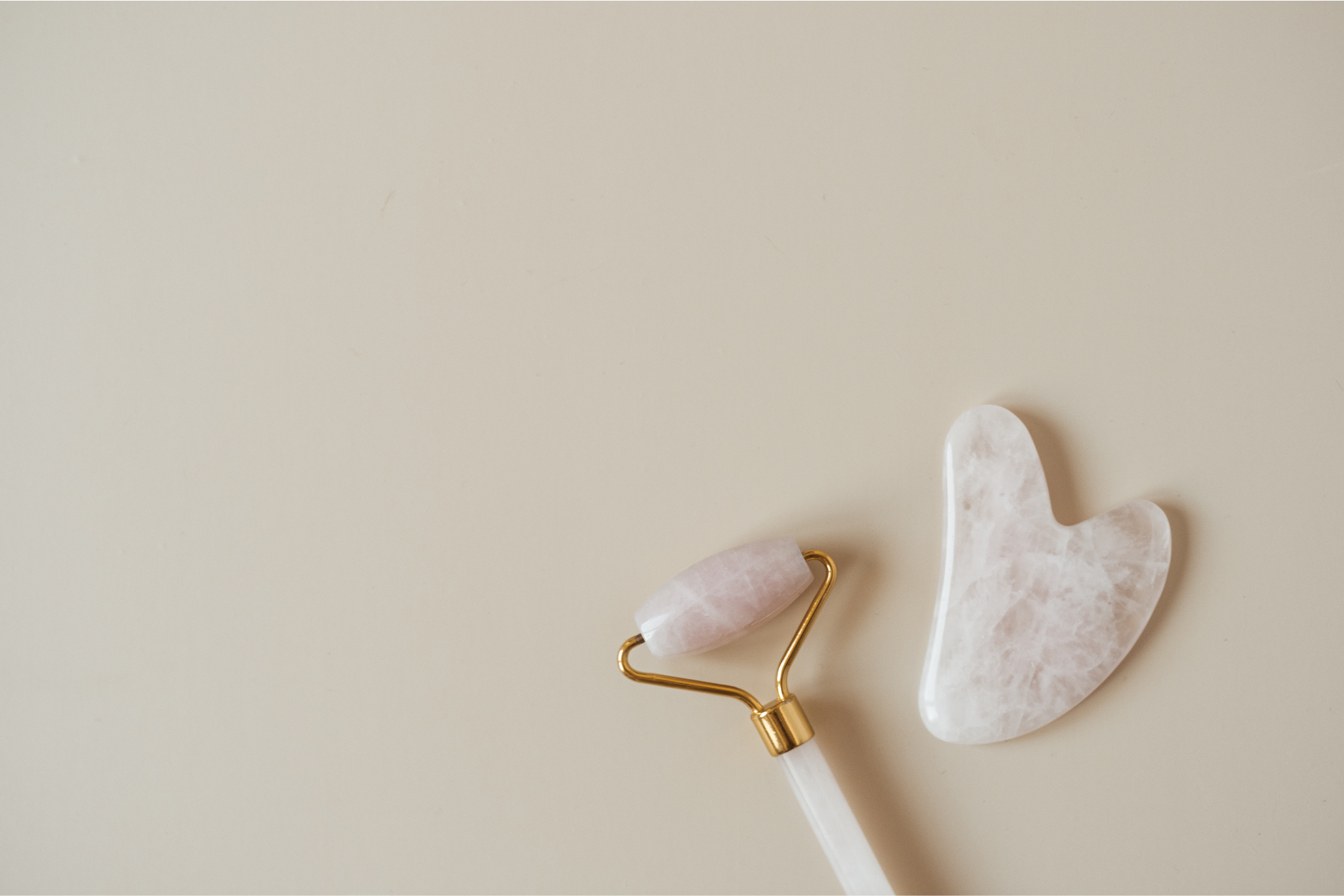 Jade roller and gua sha