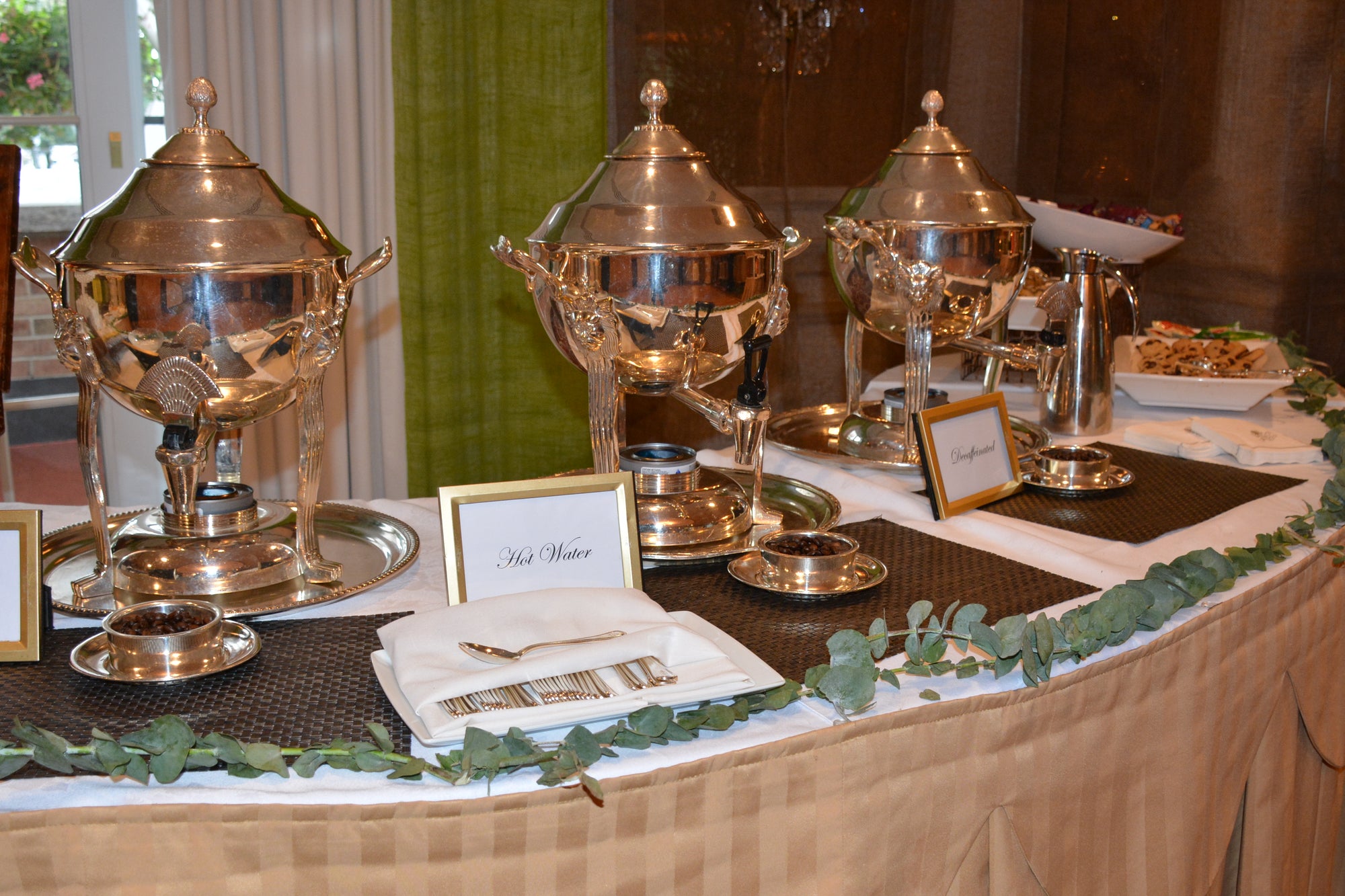 BESPOKE EVENT CURATION